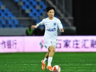 记者谈国足名单 杨明洋是本期国足唯一一名绝对新人 刘若钒 扬科维奇
