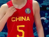 箭如雨下 中国女篮全场三分球32中17 命中率超五成 王思雨