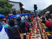 千年一街，万人同宴！2023云南·绿春哈尼十月年长街古宴文化旅游节4065桌刷新纪录