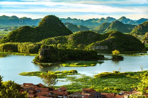 云南文山丘北：仲夏景色美如画