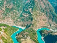 绝尘镜域 怒江大峡谷自驾游攻略