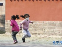 全民健身：游园健身享春光  