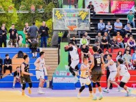 乡村篮球馆 来了中外国字号
