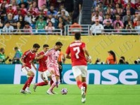 6万人见证 世俱杯首秀0比0 梅西中柱 38岁门将封神夺MVP