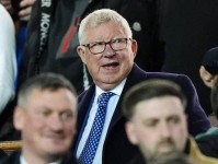 曼联37岁老将正式退役 英超冠军阵容全部告别 弗爵52年纪录终结 埃文斯