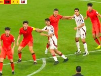 拼尽全力 郇斯楠7中5拿到12分4板1断1帽 罚球4中2比国青男篮 