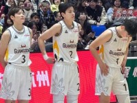 无敌手感 杨舒予半场8中6 amp 三分6中4轰17分