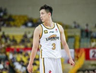 赵继伟 国内球员上场时间不是外援让出来 球员要流动才能更好竞争 方硕