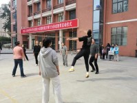 霍山县佛子岭镇中心学校:排球赛前角逐,点燃青春激情