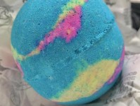 彩虹屁、满天星……这些网红泡澡球你用过吗？