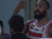末节爆砍17分 吉伦沃特18中10得到28分5篮板2助攻 广东 cba