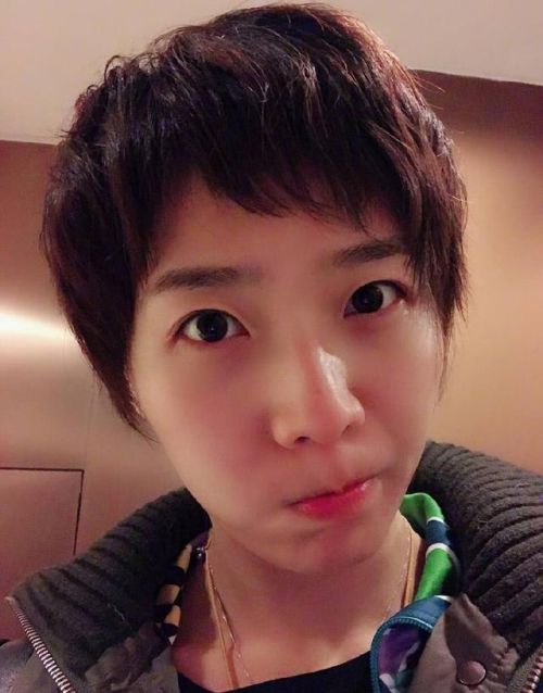 中国女排前队长剪短发 魏秋月颜值依旧