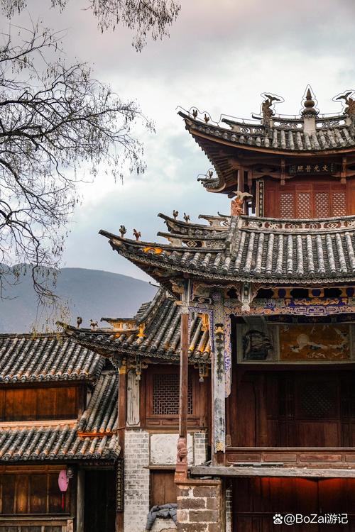 云南建筑大观：在火车站停泊 与好风景相恋