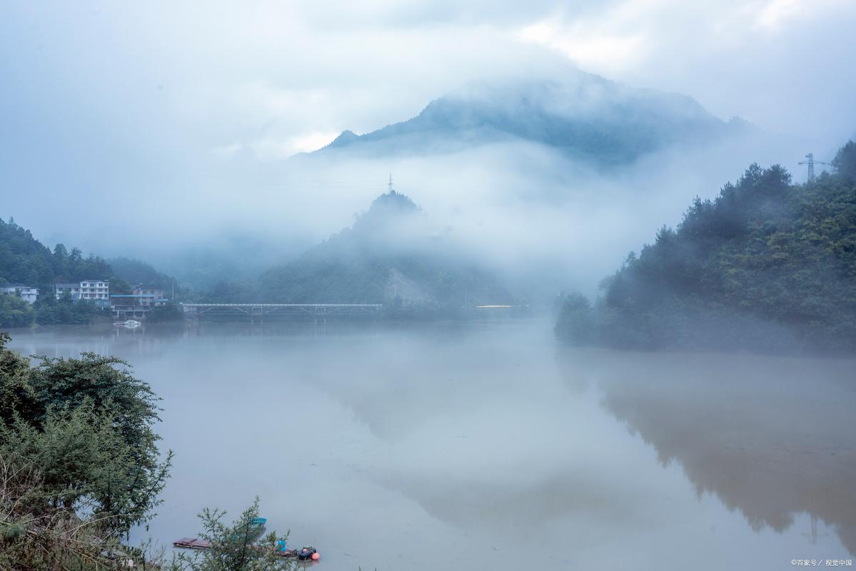 云南曲靖：潇湘水库云雾缭绕宛如画卷