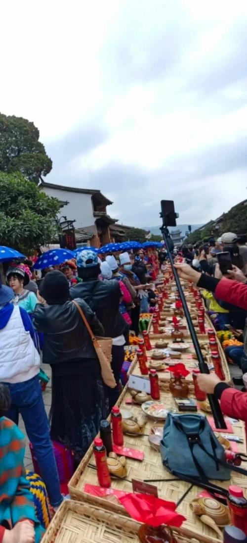 千年一街，万人同宴！2023云南·绿春哈尼十月年长街古宴文化旅游节4065桌刷新纪录