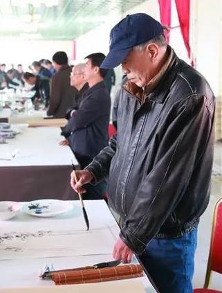元阳举办画家画元阳活动